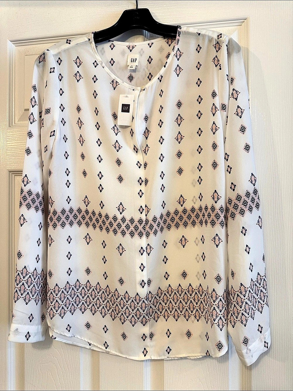 Gap Geometric Blouse in White & Blue Size Small NWT